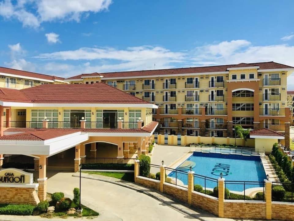 Huge Studio @ Arezzo Place Davao Condominium מראה חיצוני תמונה